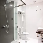 Capital Hotel *